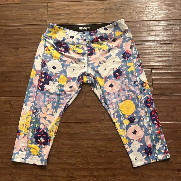 LulaRoe Women’s Capri Length Leggings Size XL - Picture 1 of 4